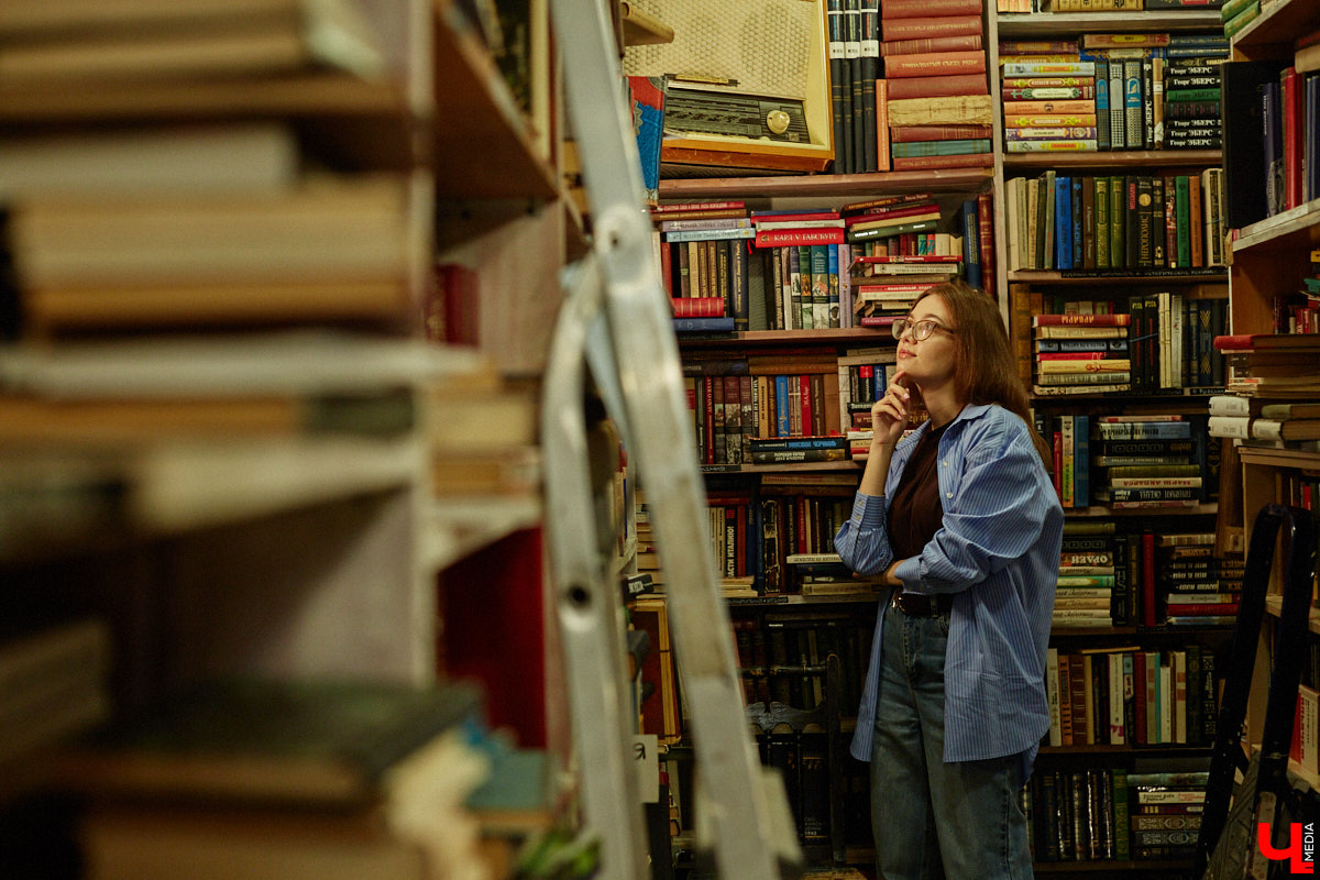 Приятно иметь статус человека читающего. Владимирской журналистке Алине Фадеевой удалось стать лицом одноименного проекта и засветиться на рекламных щитах. О конкурсе, книгах из своего топа и личном рекорде фанат литературы рассказала нашему изданию.