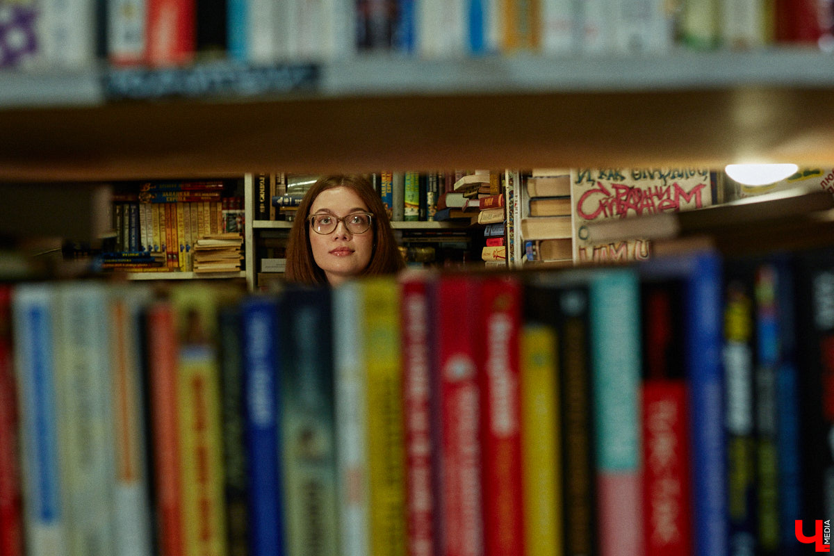 Приятно иметь статус человека читающего. Владимирской журналистке Алине Фадеевой удалось стать лицом одноименного проекта и засветиться на рекламных щитах. О конкурсе, книгах из своего топа и личном рекорде фанат литературы рассказала нашему изданию.