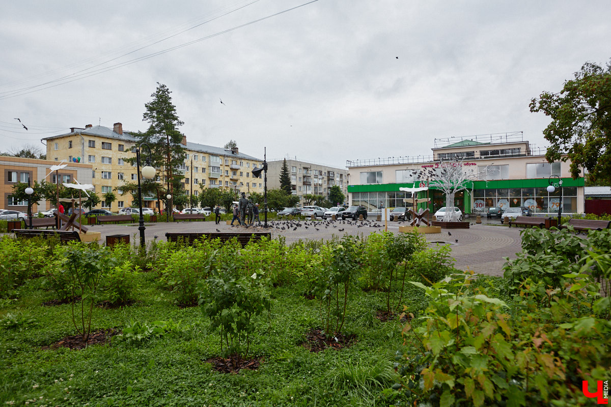 Во Владимире не перестают совершенствовать общественные пространства. На 2025 год было запланировано высадить миллион цветов, благодаря чему областной центр действительно похорошел, хотя бы локально. Три точки на карте, о которых пойдет речь, тому подтверждение!