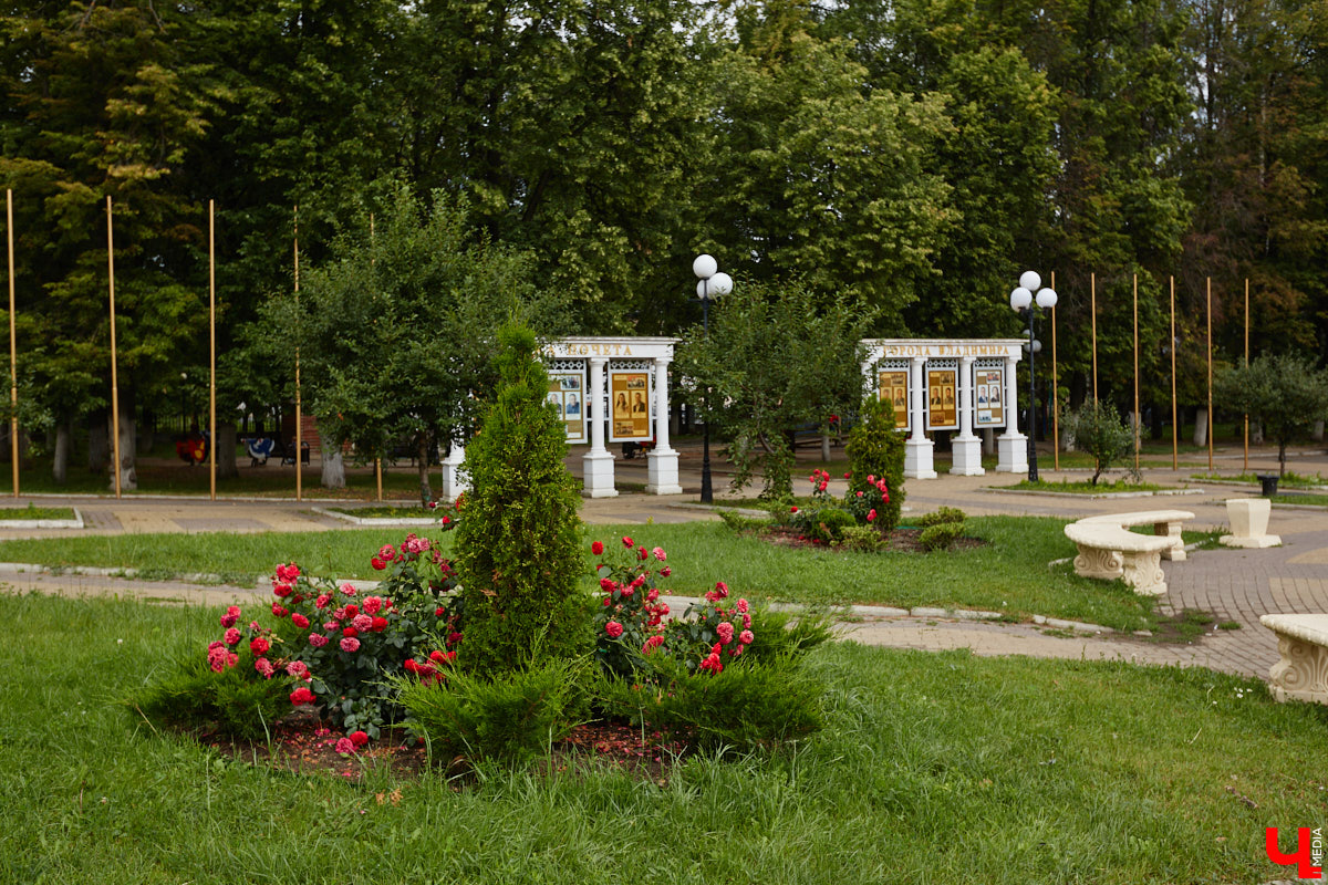 Во Владимире не перестают совершенствовать общественные пространства. На 2025 год было запланировано высадить миллион цветов, благодаря чему областной центр действительно похорошел, хотя бы локально. Три точки на карте, о которых пойдет речь, тому подтверждение!