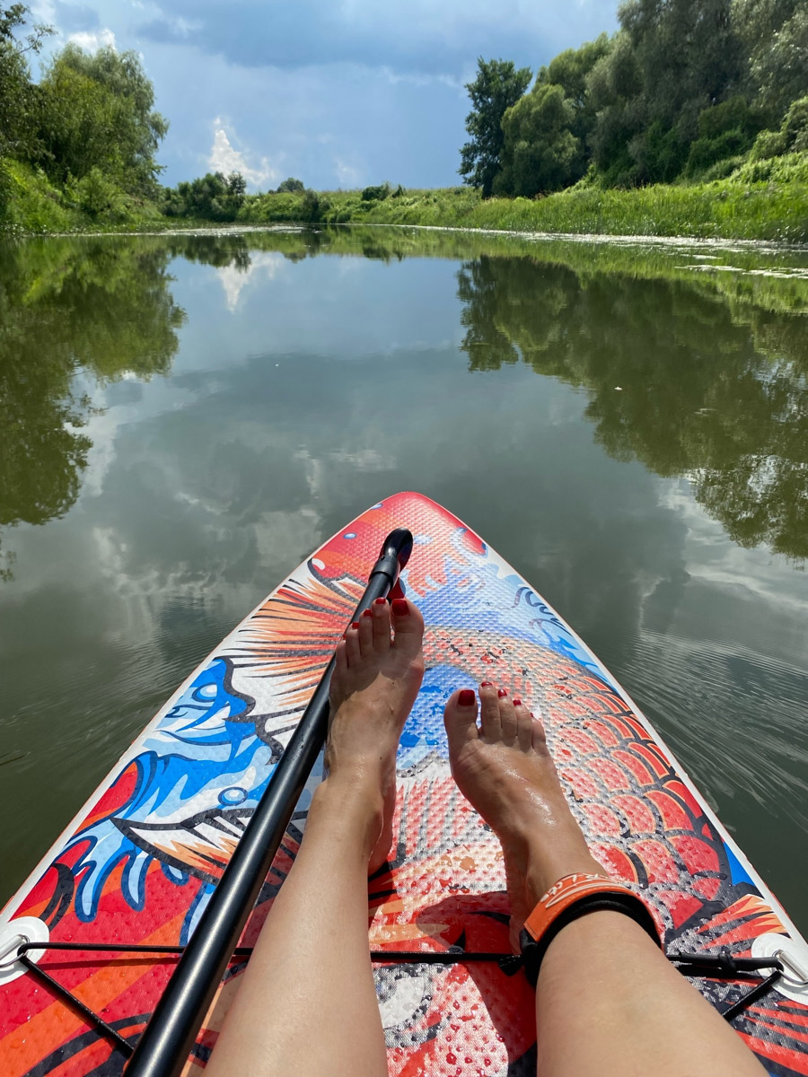 Лето   — идеальное время для путешествий по   воде. Но   куда отправиться, дабы испытать в   деле сапы, рафты и   байдарки? Вариантов немало, однако мы   собрали для вас семь самых живописных и   интересных маршрутов по   водоемам Владимирской области. А   главное, все они подходят как новичкам, так и   опытным туристам.