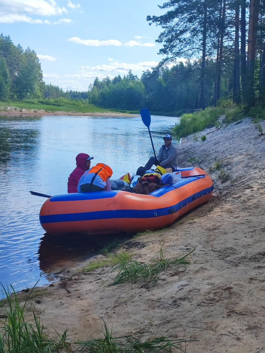 Лето   — идеальное время для путешествий по   воде. Но   куда отправиться, дабы испытать в   деле сапы, рафты и   байдарки? Вариантов немало, однако мы   собрали для вас семь самых живописных и   интересных маршрутов по   водоемам Владимирской области. А   главное, все они подходят как новичкам, так и   опытным туристам.
