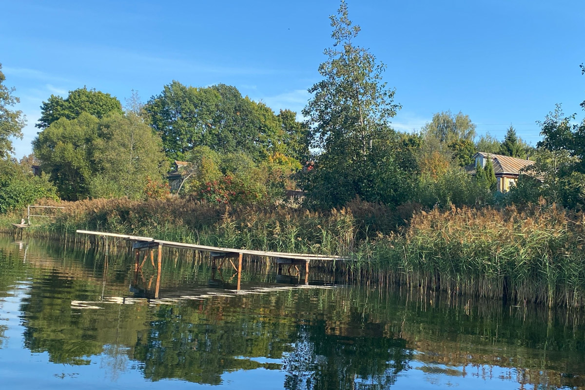 Лето   — идеальное время для путешествий по   воде. Но   куда отправиться, дабы испытать в   деле сапы, рафты и   байдарки? Вариантов немало, однако мы   собрали для вас семь самых живописных и   интересных маршрутов по   водоемам Владимирской области. А   главное, все они подходят как новичкам, так и   опытным туристам.