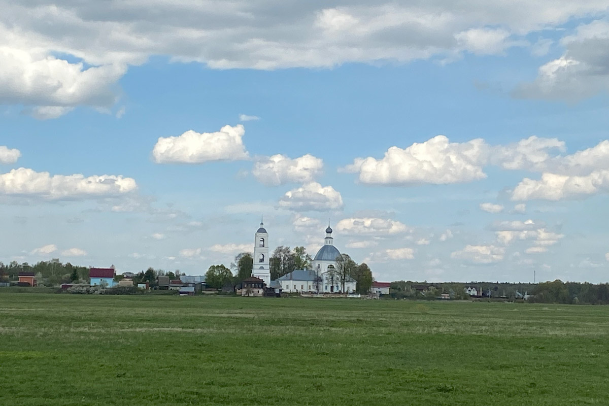 Лето   — идеальное время для путешествий по   воде. Но   куда отправиться, дабы испытать в   деле сапы, рафты и   байдарки? Вариантов немало, однако мы   собрали для вас семь самых живописных и   интересных маршрутов по   водоемам Владимирской области. А   главное, все они подходят как новичкам, так и   опытным туристам.