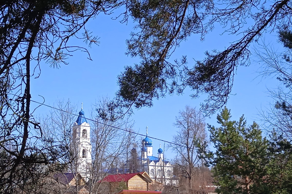 Лето   — идеальное время для путешествий по   воде. Но   куда отправиться, дабы испытать в   деле сапы, рафты и   байдарки? Вариантов немало, однако мы   собрали для вас семь самых живописных и   интересных маршрутов по   водоемам Владимирской области. А   главное, все они подходят как новичкам, так и   опытным туристам.