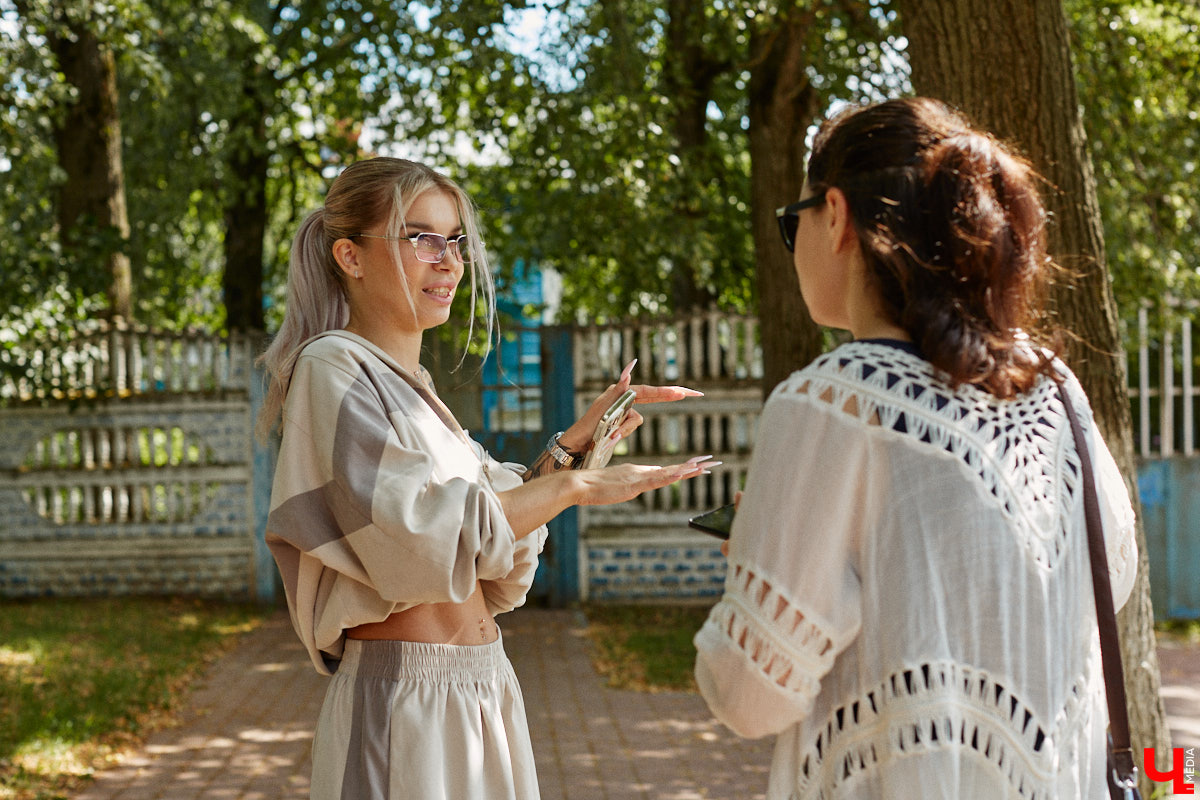 История Анастасии Дмитриевой похожа на современную интерпретацию «Золушки». Из среднестатистического офисного работника она превратилась в заметного блогера, который участвует в проектах со звездами и создает видео для разных площадок. О своем пути девушка из Владимира рассказала «Ключ-Медиа».