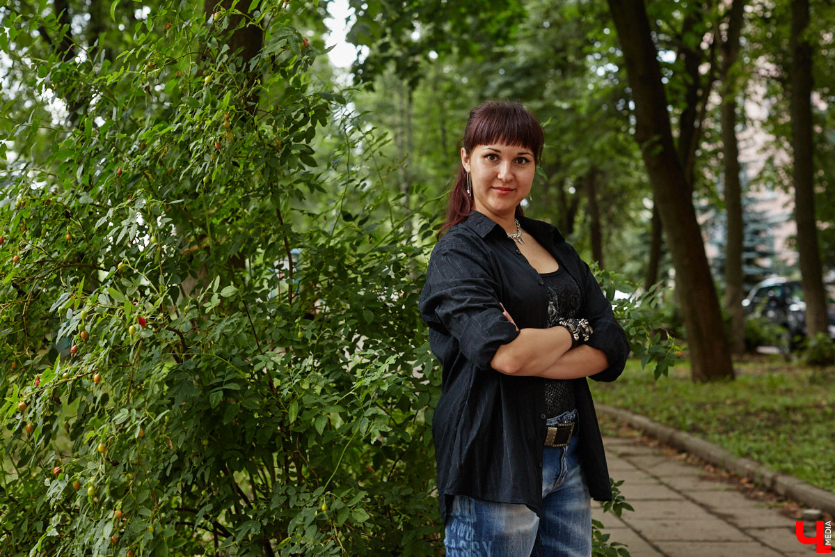 Известная поговорка гласит: «Друг познается в беде». А вы знали, что можно на время «арендовать» товарища и выложить ему все, что на сердце? Именно по такому принципу работают так называемые собеседники на час. Это люди, готовые выслушать и обсудить чужие проблемы. «Ключ-Медиа» наткнулся на одно из таких объявлений на популярном сайте. Анастасия Ильина занимается разговорной «терапией» уже 8 лет и хорошо знает, как поддержать одинокие души с помощью приятной беседы.