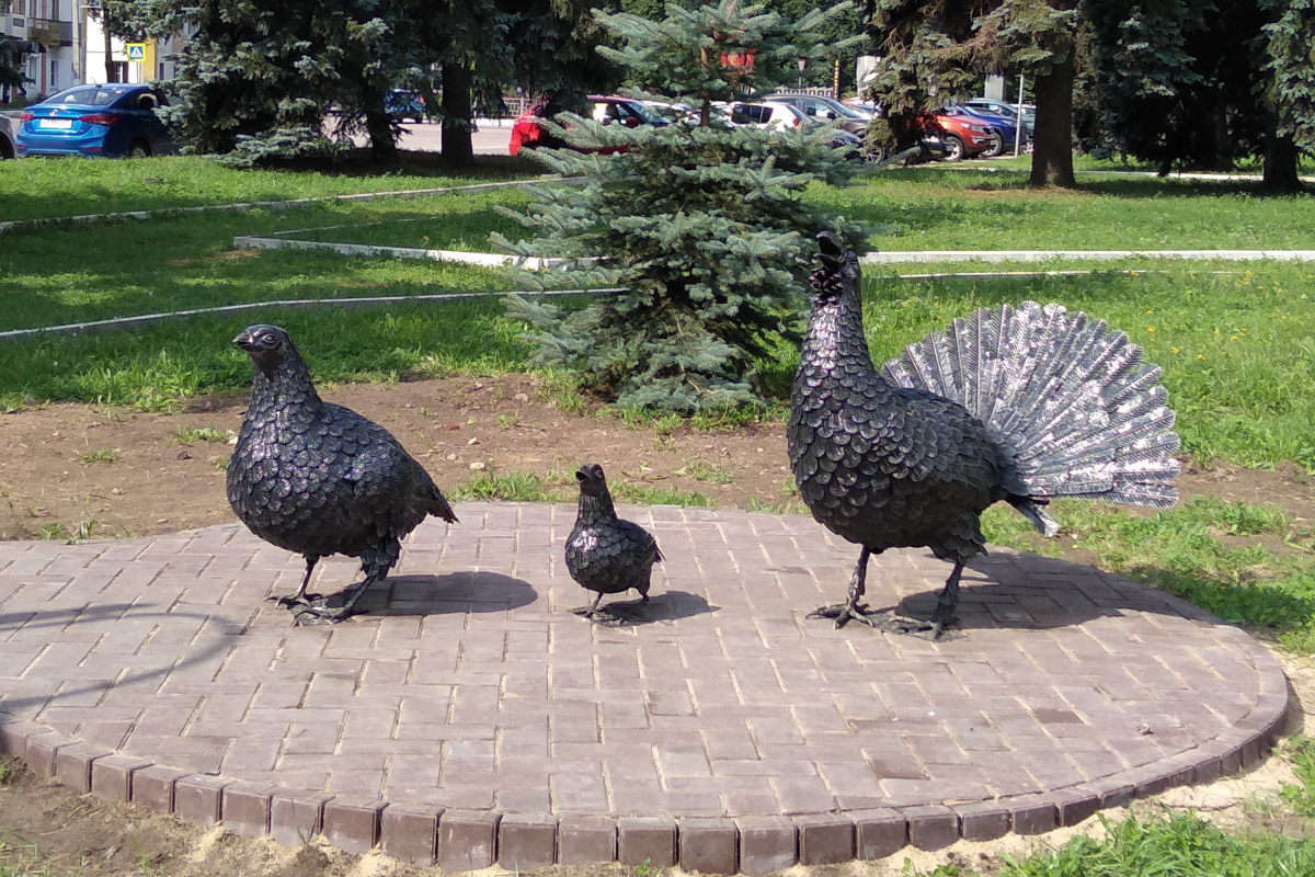 Владимир начинает подготовку ко Дню города! Вскоре на его улицах установят сразу несколько новых фотозон и арт-объектов. Не отстают от региональной столицы и другие населенные пункты области. «Ключ-Медиа» выяснил, что из декораций пока лишь в планах, какие ожидать в ближайшее время, а с чем уже можно сделать снимок на память!