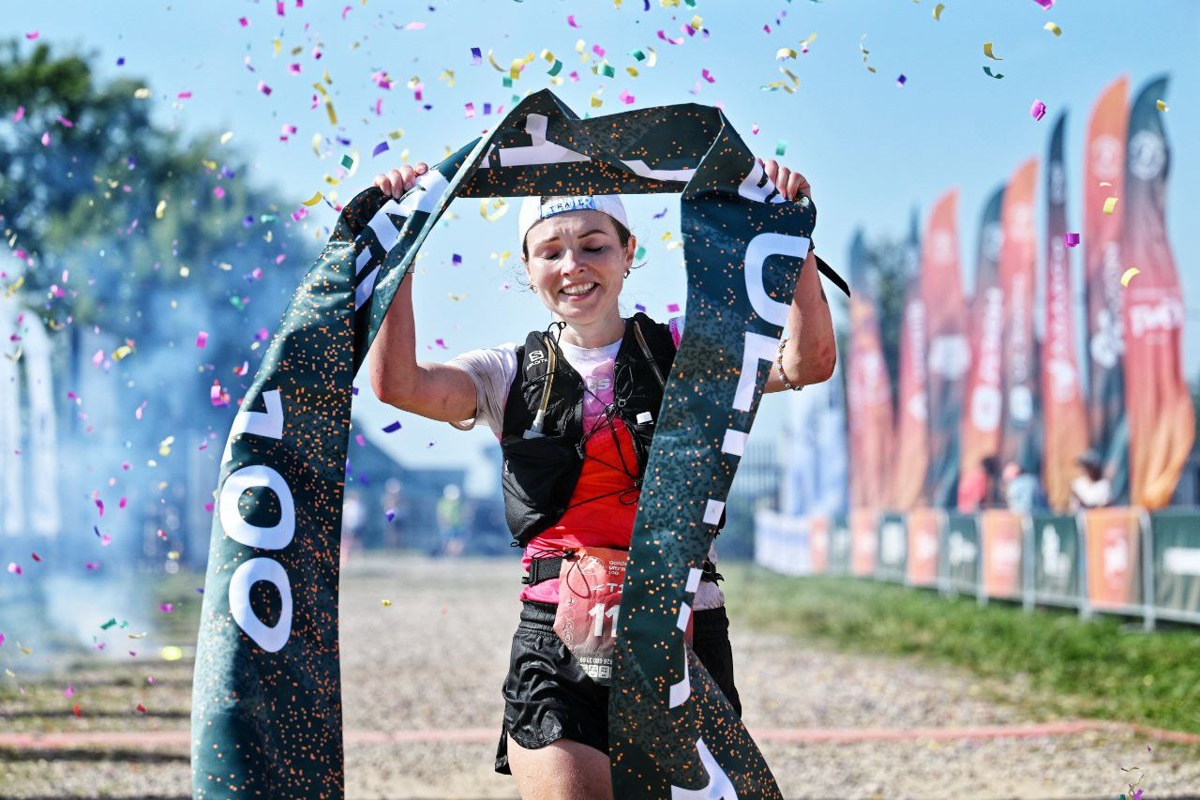 Будто бы вчера в Суздале прошел юбилейный марафон спорта Golden Ring Ultra Trail 100, но на деле минул год, и атлеты вновь вернулись в древний город за наградами и яркими эмоциями. В этот раз главным событием, помимо, разумеется, самих забегов, стало выступление певицы МакSим. Но обо всем по порядку.