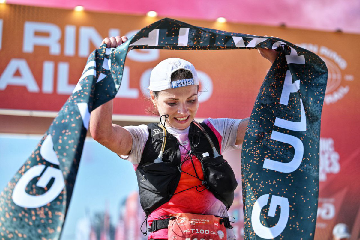 Будто бы вчера в Суздале прошел юбилейный марафон спорта Golden Ring Ultra Trail 100, но на деле минул год, и атлеты вновь вернулись в древний город за наградами и яркими эмоциями. В этот раз главным событием, помимо, разумеется, самих забегов, стало выступление певицы МакSим. Но обо всем по порядку.
