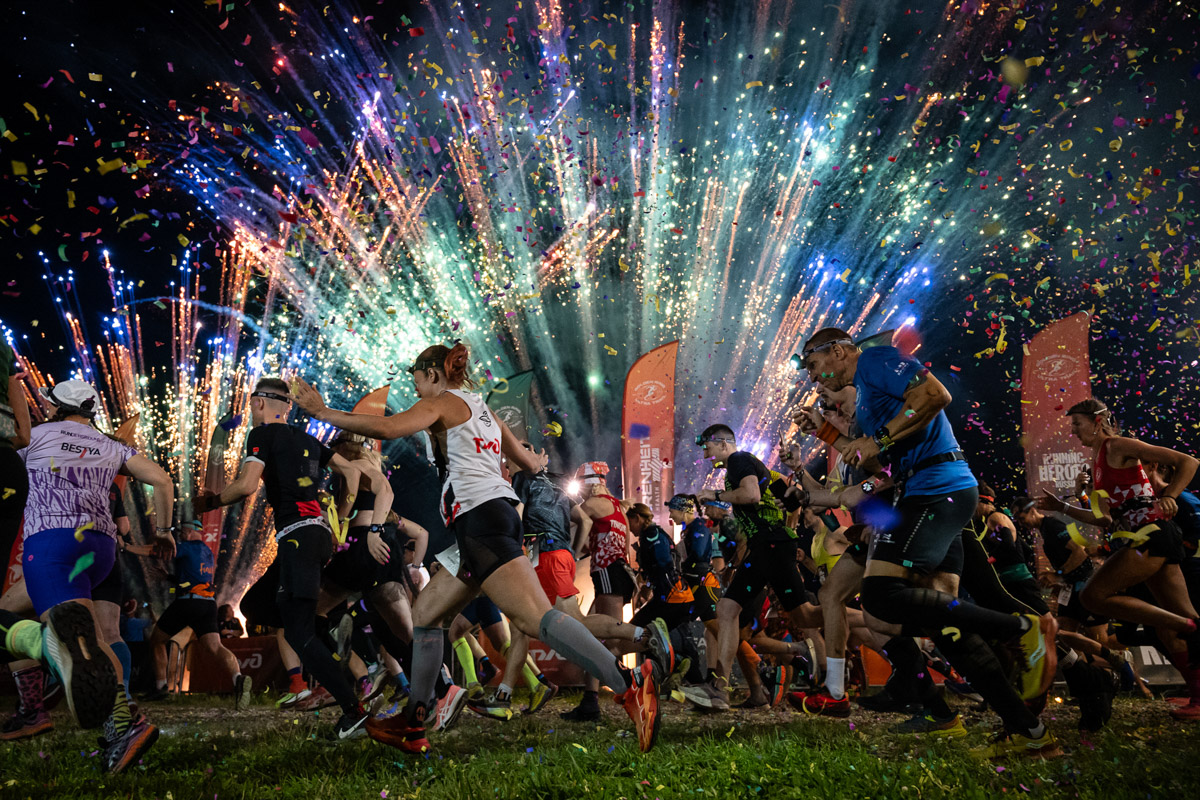 Будто бы вчера в Суздале прошел юбилейный марафон спорта Golden Ring Ultra Trail 100, но на деле минул год, и атлеты вновь вернулись в древний город за наградами и яркими эмоциями. В этот раз главным событием, помимо, разумеется, самих забегов, стало выступление певицы МакSим. Но обо всем по порядку.
