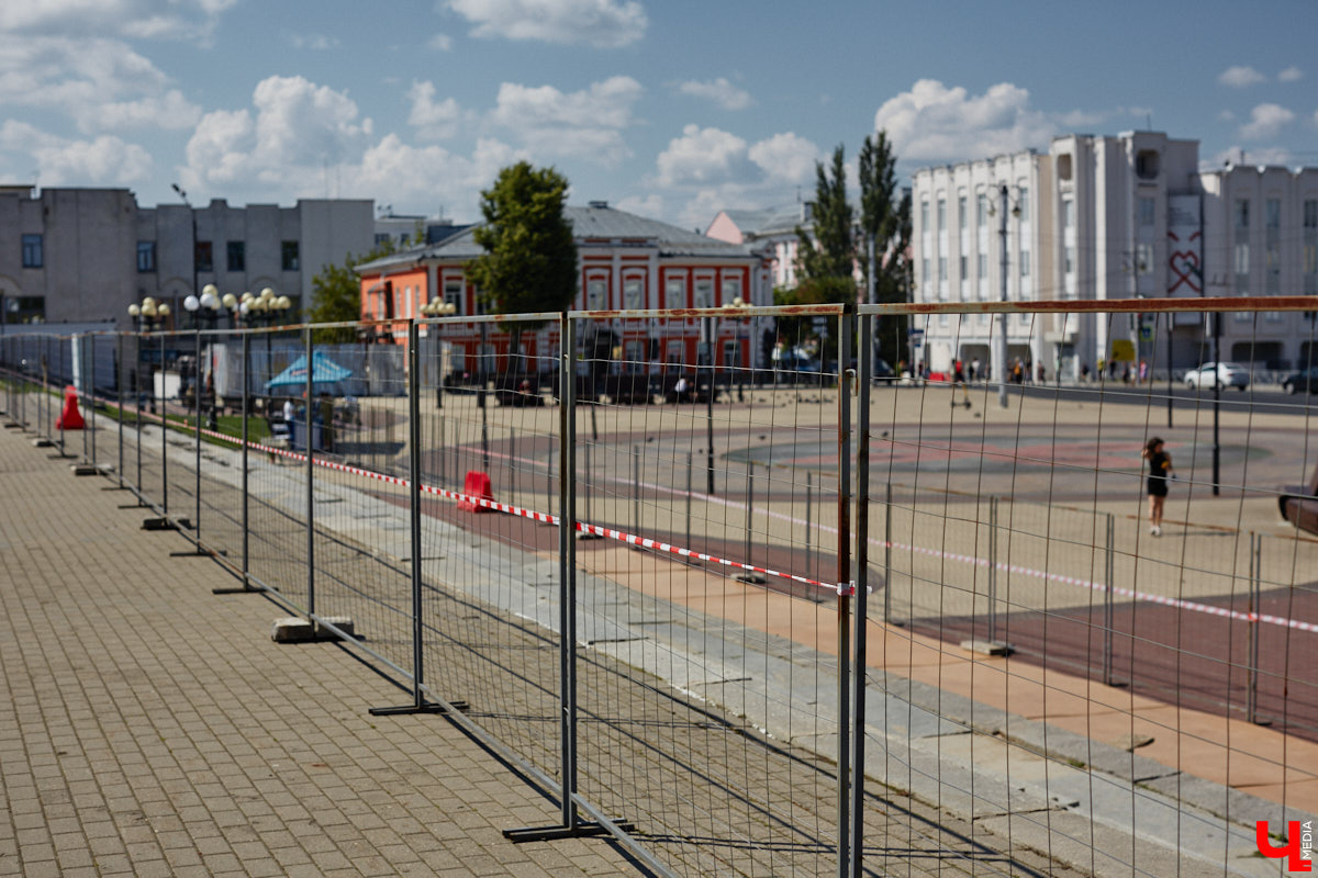 Летом город меняется. Речь не только о появлении цветущих локаций, но и ремонте. На многих объектах начинают кипеть восстановительные работы. Сейчас во Владимире сразу несколько сооружений переживают апдейт. Какие именно — в обзоре «Ключ-Медиа».