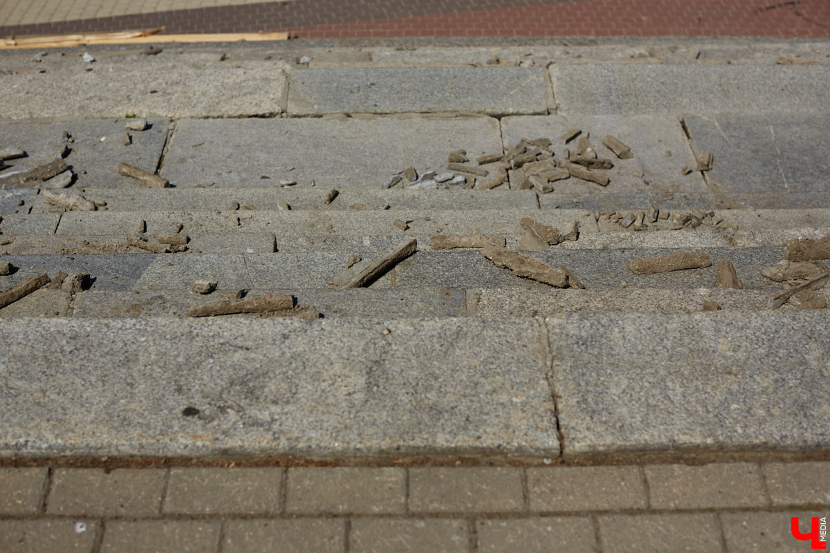 Летом город меняется. Речь не только о появлении цветущих локаций, но и ремонте. На многих объектах начинают кипеть восстановительные работы. Сейчас во Владимире сразу несколько сооружений переживают апдейт. Какие именно — в обзоре «Ключ-Медиа».