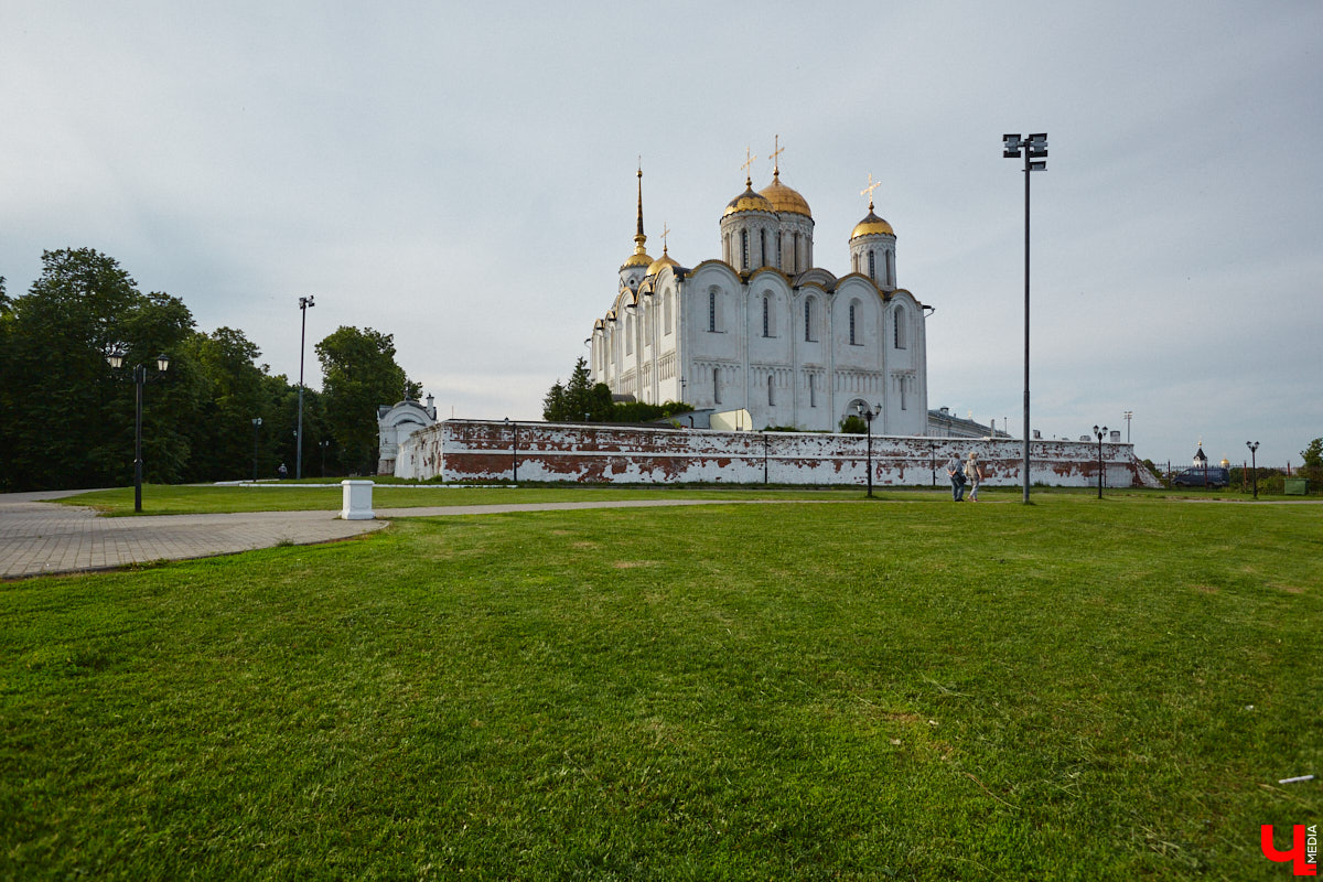 Летом город меняется. Речь не только о появлении цветущих локаций, но и ремонте. На многих объектах начинают кипеть восстановительные работы. Сейчас во Владимире сразу несколько сооружений переживают апдейт. Какие именно — в обзоре «Ключ-Медиа».