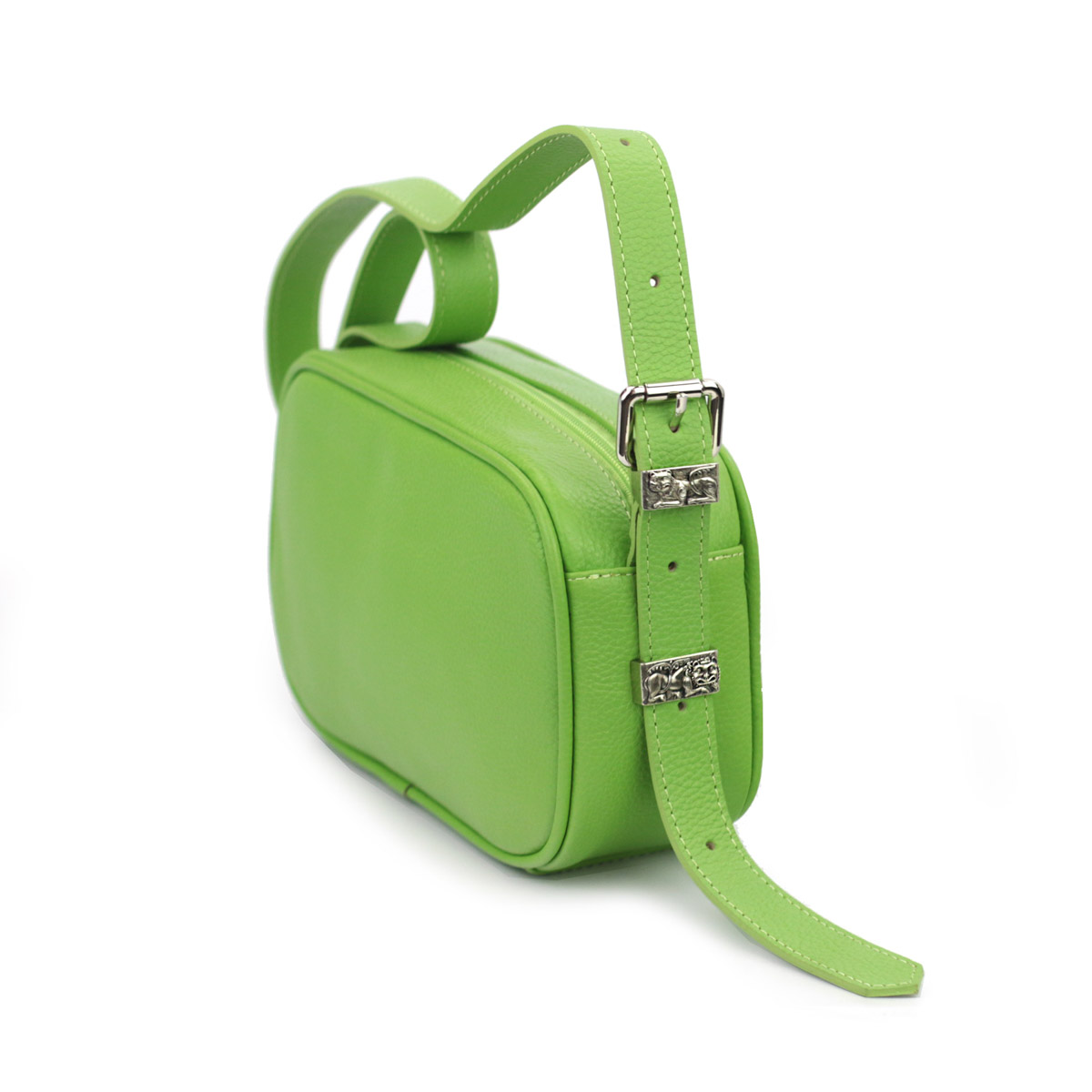 Мощное наследие Владимирской области никого не оставляет равнодушным. Особенно архитектура и атмосфера губернии заряжает людей творческих. «Ключ-Медиа» прикоснулся к прекрасному и собрал новую порцию авторских предметов с региональным дизайн-кодом.