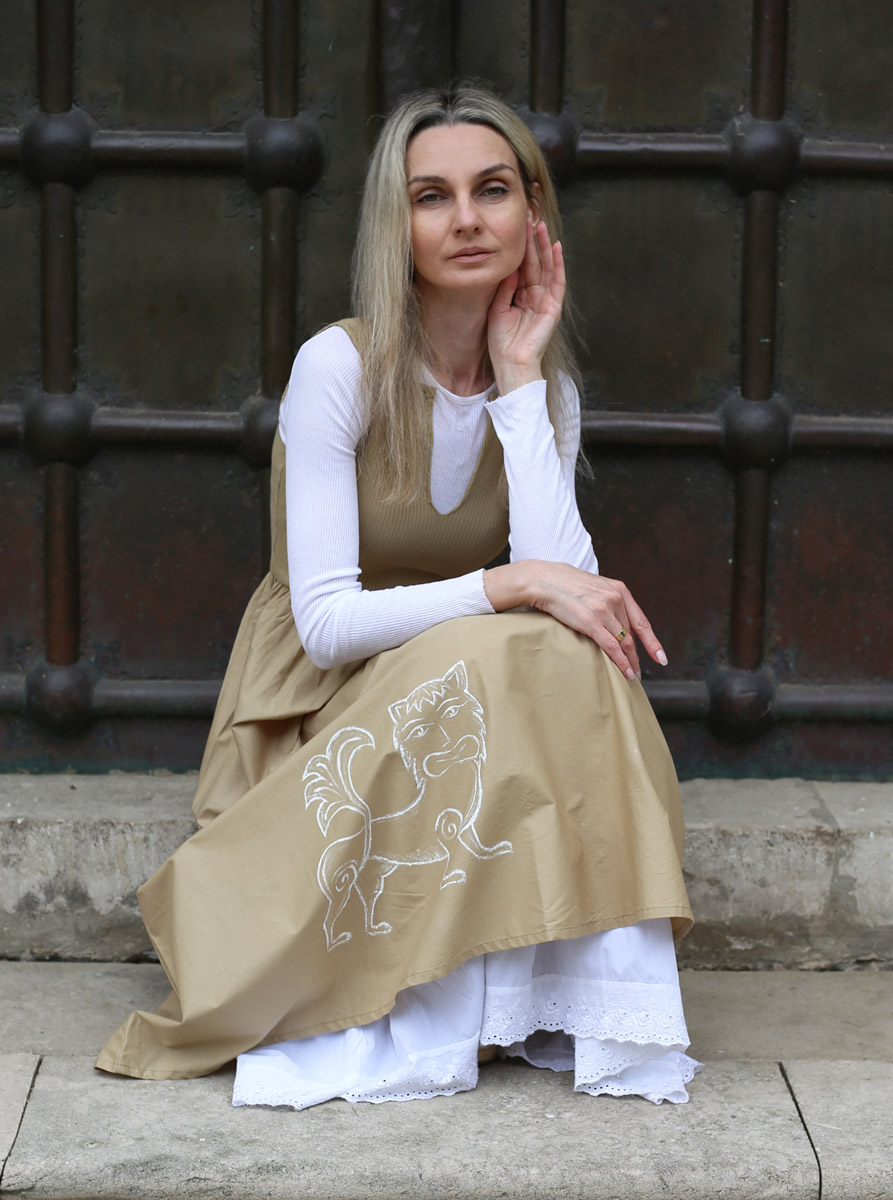 Мощное наследие Владимирской области никого не оставляет равнодушным. Особенно архитектура и атмосфера губернии заряжает людей творческих. «Ключ-Медиа» прикоснулся к прекрасному и собрал новую порцию авторских предметов с региональным дизайн-кодом.