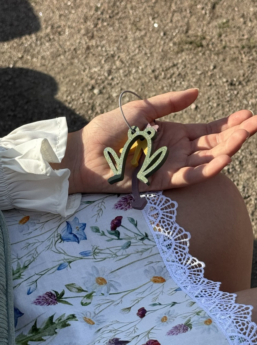 Мощное наследие Владимирской области никого не оставляет равнодушным. Особенно архитектура и атмосфера губернии заряжает людей творческих. «Ключ-Медиа» прикоснулся к прекрасному и собрал новую порцию авторских предметов с региональным дизайн-кодом.