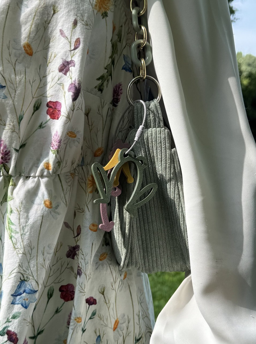 Мощное наследие Владимирской области никого не оставляет равнодушным. Особенно архитектура и атмосфера губернии заряжает людей творческих. «Ключ-Медиа» прикоснулся к прекрасному и собрал новую порцию авторских предметов с региональным дизайн-кодом.