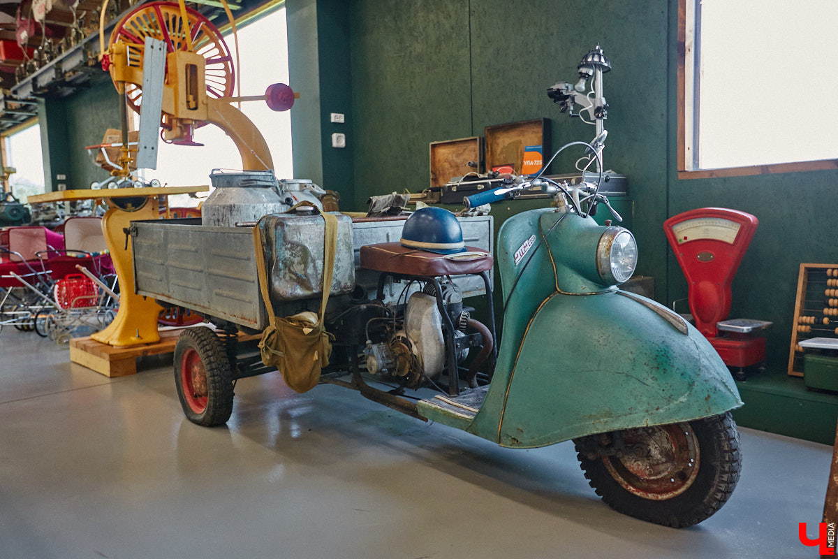 Частная коллекция семьи Жаровых        — весомая причина навестить город-музей. После открытия экспозиция насчитывала более двух тысяч объектов, сейчас собрание заметно выросло. В        нем уникальная техника, коляски, даже паровоз. «Ключ-Медиа» первым увидел новинку и        узнал, когда аналогичный локомотив будет курсировать между Суздалем и        Владимиром.