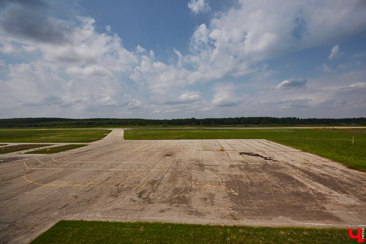 Реконструкция аэропорта Семязино еще толком не началась, но работа там уже кипит, да к тому же финальный вид территории определен. «Ключ-Медиа» выяснил, как площадка готовится к предстоящим изменениям и когда их планируют реализовать.
