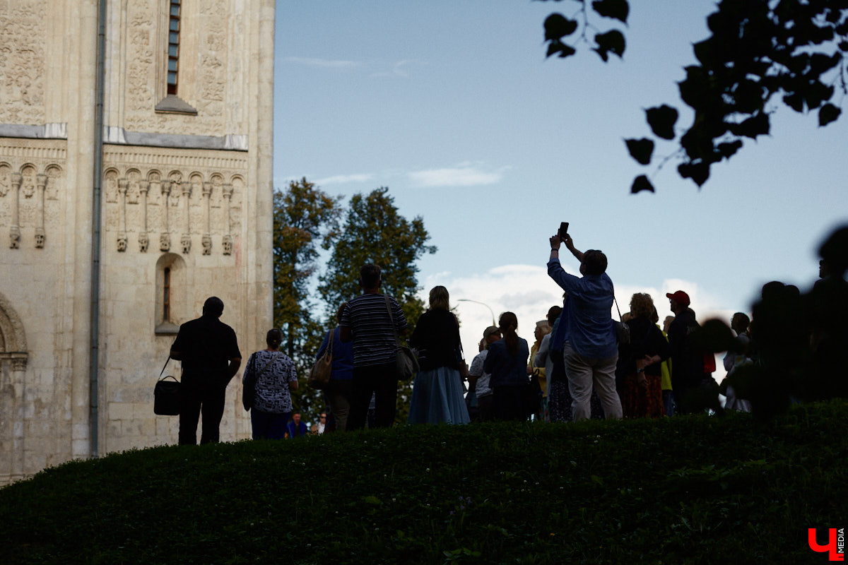 Нижний Новгород похорошел. Это отмечают и владимирцы, массово отдыхающие в живописном крае с легендарными закатами. А что думают жители столицы Поволжья о нашем городе? Своим видением поделилась урбанистка Ира Маслова, заскочившая в региональный центр по пути в Москву.