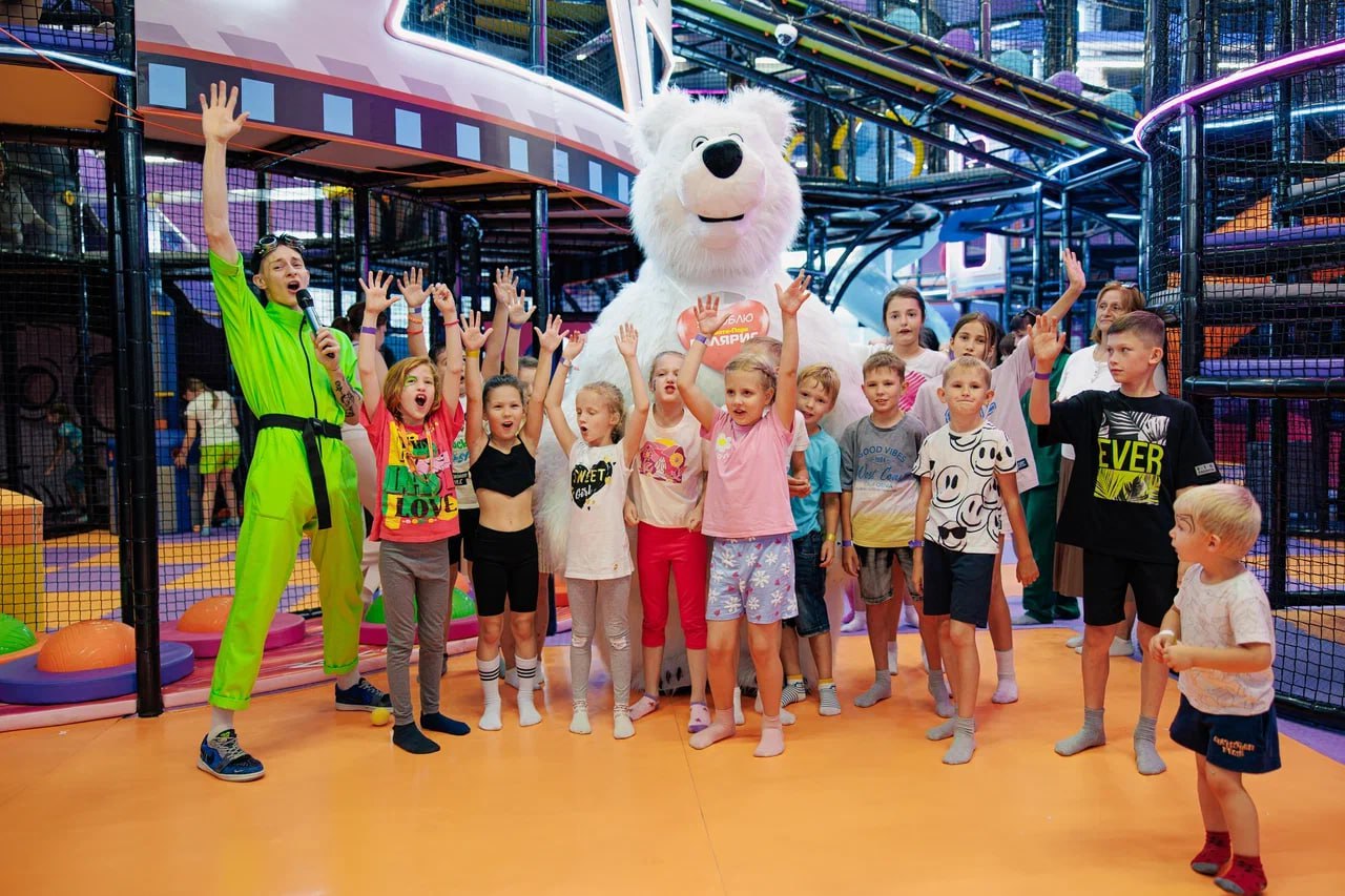 Сотрудники «Поляриса» уверены: если ребенок хорошо отдохнет, учеба пойдет как по маслу. А мы добавим: отдыхать там действительно весело и безопасно! Ловите план мероприятия от Активити-парка, где 1 Сентября ждут в гости детей и их родителей!