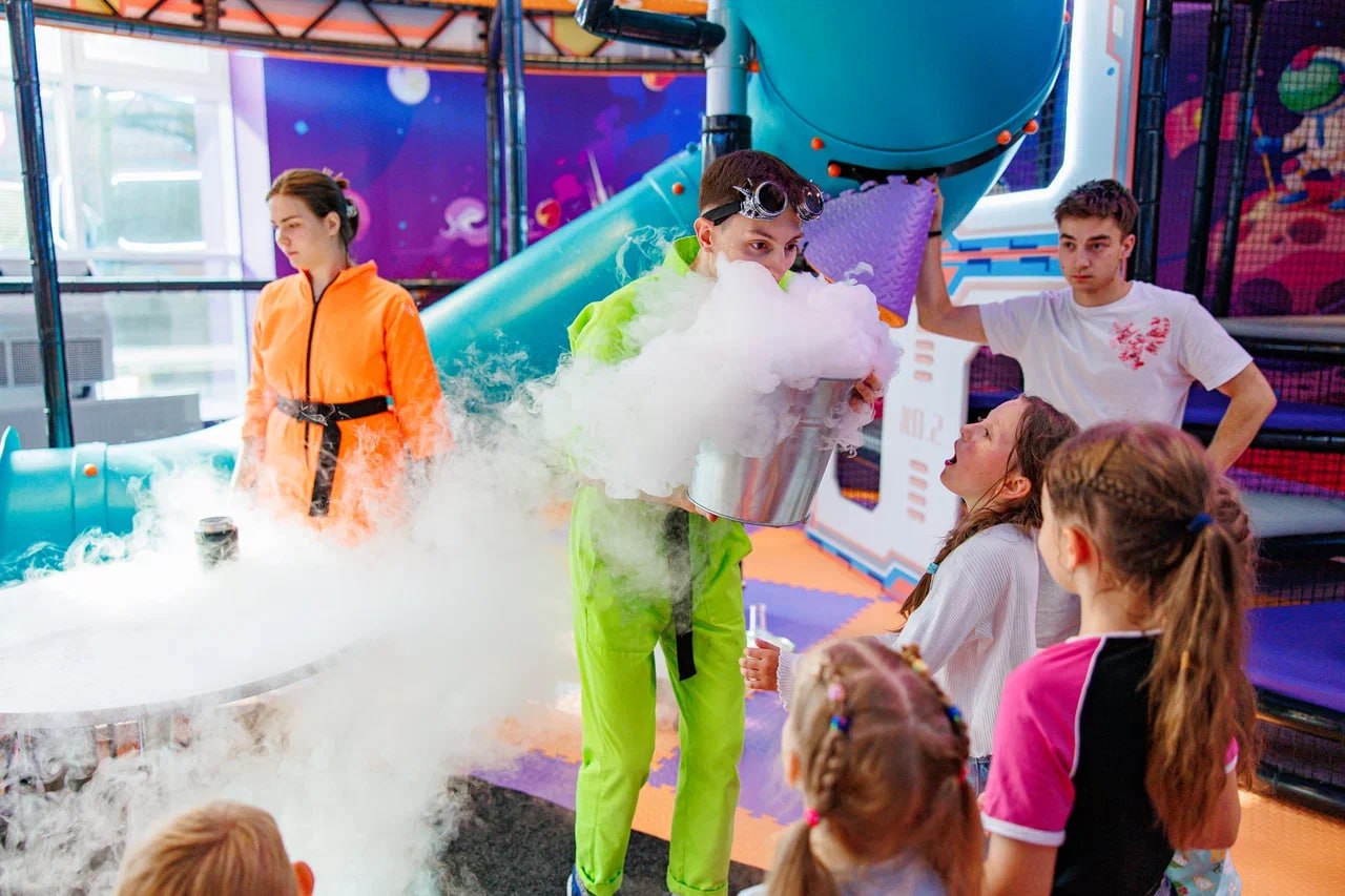 Сотрудники «Поляриса» уверены: если ребенок хорошо отдохнет, учеба пойдет как по маслу. А мы добавим: отдыхать там действительно весело и безопасно! Ловите план мероприятия от Активити-парка, где 1 Сентября ждут в гости детей и их родителей!