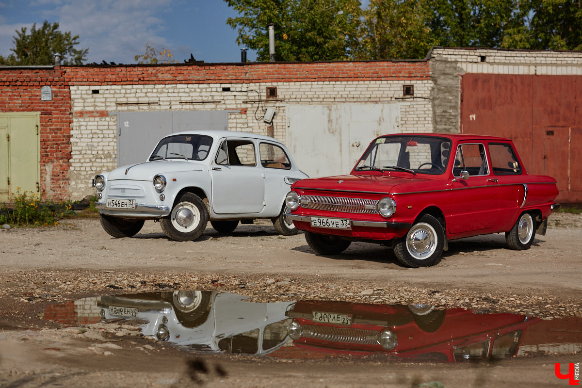 Артем Зинин коллекционирует советские запорожцы разных лет выпуска. Сейчас у него четыре легендарных автомобиля. Как минимум два из них он постоянно эксплуатирует. Длина пути не смущает: на малолитражках владимирец путешествовал в Крым, а в этом году доехал до Минска. И везде его машины с ревущим мотором в центре внимания.