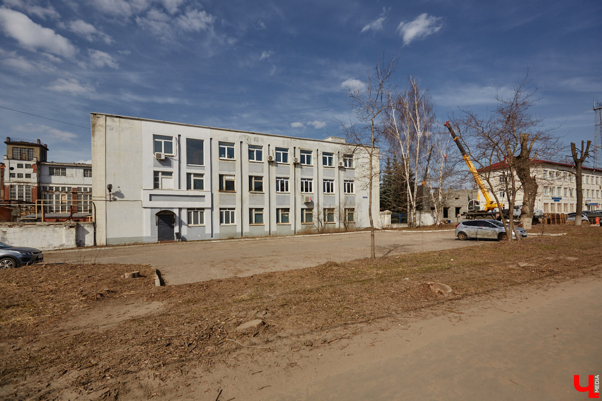 Владимирские улицы не перестают преображаться. В середине лета внешний вид улучшили сразу несколько зон отдыха. На них город, конечно, не остановился. К началу осени ожил еще ряд скверов, а некоторые точки притяжения поставили в режим ожидания.