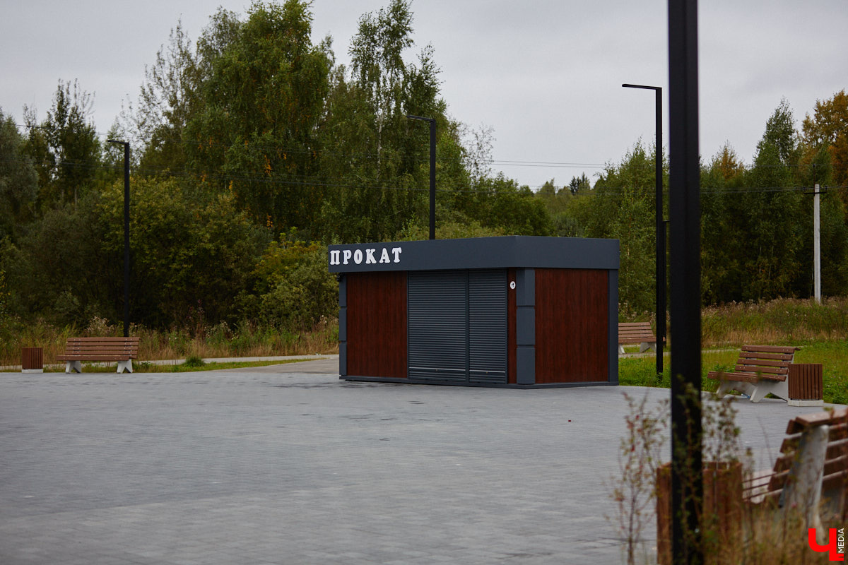 Владимирские улицы не перестают преображаться. В середине лета внешний вид улучшили сразу несколько зон отдыха. На них город, конечно, не остановился. К началу осени ожил еще ряд скверов, а некоторые точки притяжения поставили в режим ожидания.