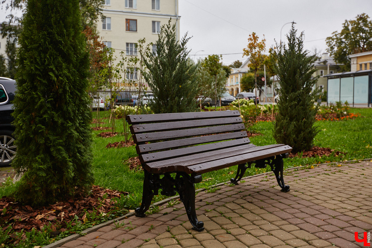 Владимирские улицы не перестают преображаться. В середине лета внешний вид улучшили сразу несколько зон отдыха. На них город, конечно, не остановился. К началу осени ожил еще ряд скверов, а некоторые точки притяжения поставили в режим ожидания.