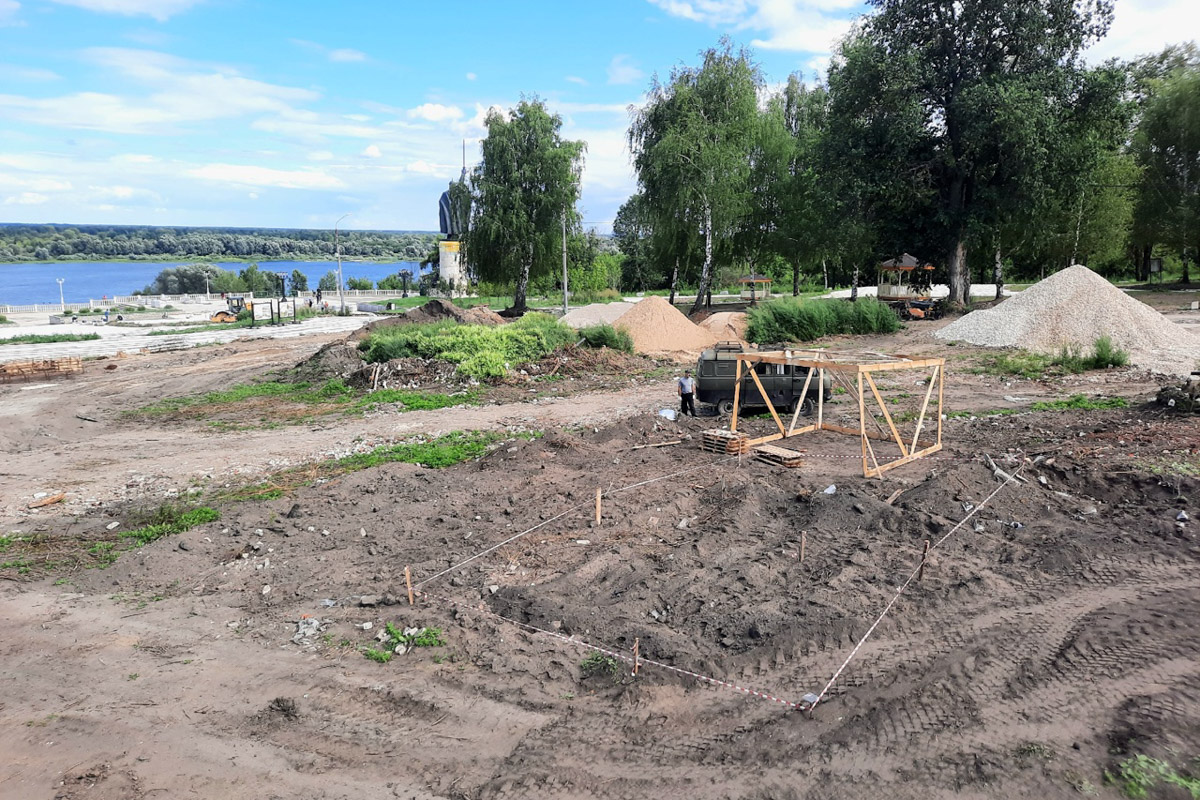 Во Владимирской области есть возможность копнуть в прошлое, причем в прямом смысле этого слова. Земля хранит массу ценных предметов, позволяющих порой по-новому взглянуть на быт, культуру и традиции предков. Этот год оказался богат на археологические находки. Рассказываем, что же удалось обнаружить на глубине за последнее время.