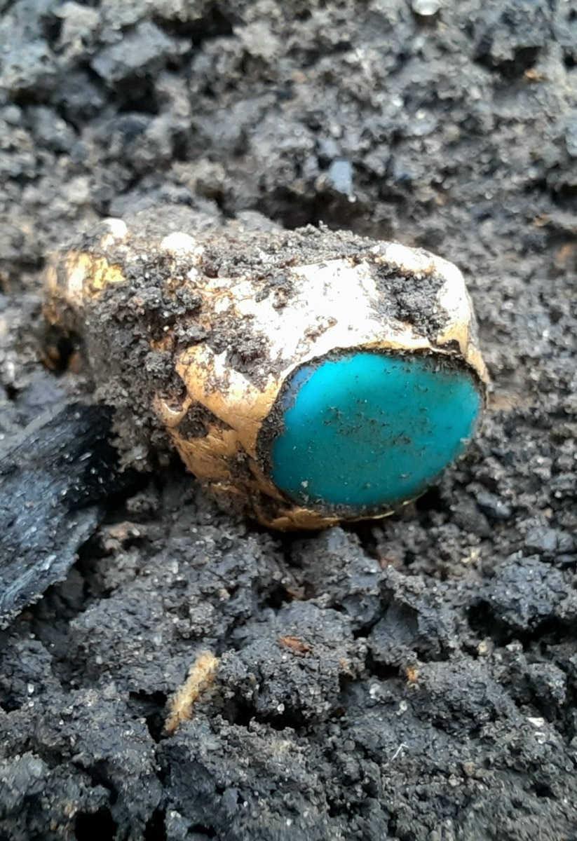 Во Владимирской области есть возможность копнуть в прошлое, причем в прямом смысле этого слова. Земля хранит массу ценных предметов, позволяющих порой по-новому взглянуть на быт, культуру и традиции предков. Этот год оказался богат на археологические находки. Рассказываем, что же удалось обнаружить на глубине за последнее время.