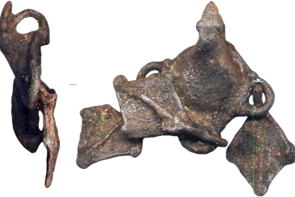 Во Владимирской области есть возможность копнуть в прошлое, причем в прямом смысле этого слова. Земля хранит массу ценных предметов, позволяющих порой по-новому взглянуть на быт, культуру и традиции предков. Этот год оказался богат на археологические находки. Рассказываем, что же удалось обнаружить на глубине за последнее время.