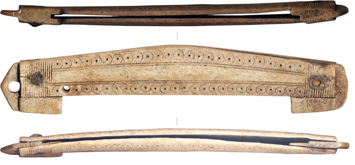 Во Владимирской области есть возможность копнуть в прошлое, причем в прямом смысле этого слова. Земля хранит массу ценных предметов, позволяющих порой по-новому взглянуть на быт, культуру и традиции предков. Этот год оказался богат на археологические находки. Рассказываем, что же удалось обнаружить на глубине за последнее время.