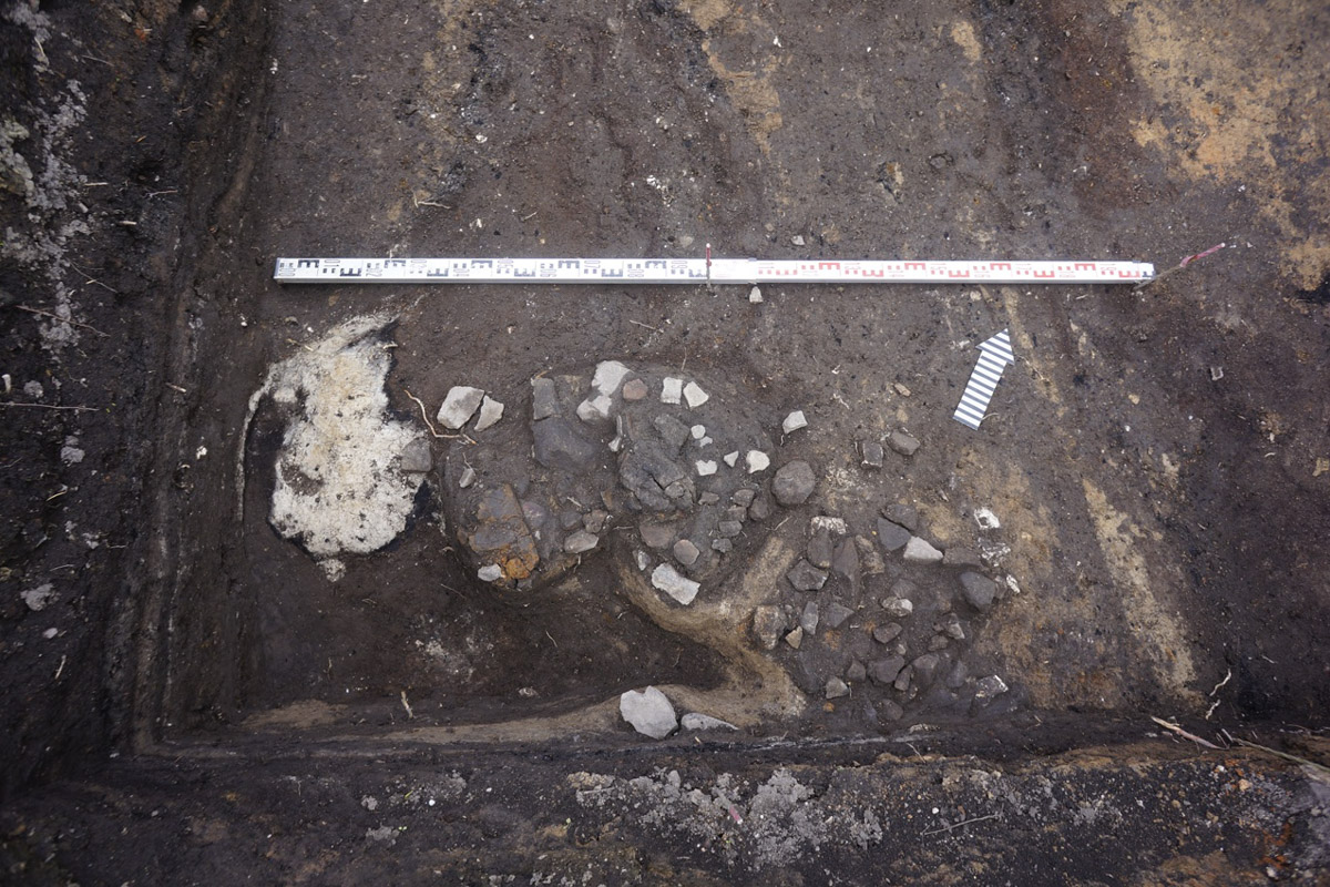 Во Владимирской области есть возможность копнуть в прошлое, причем в прямом смысле этого слова. Земля хранит массу ценных предметов, позволяющих порой по-новому взглянуть на быт, культуру и традиции предков. Этот год оказался богат на археологические находки. Рассказываем, что же удалось обнаружить на глубине за последнее время.