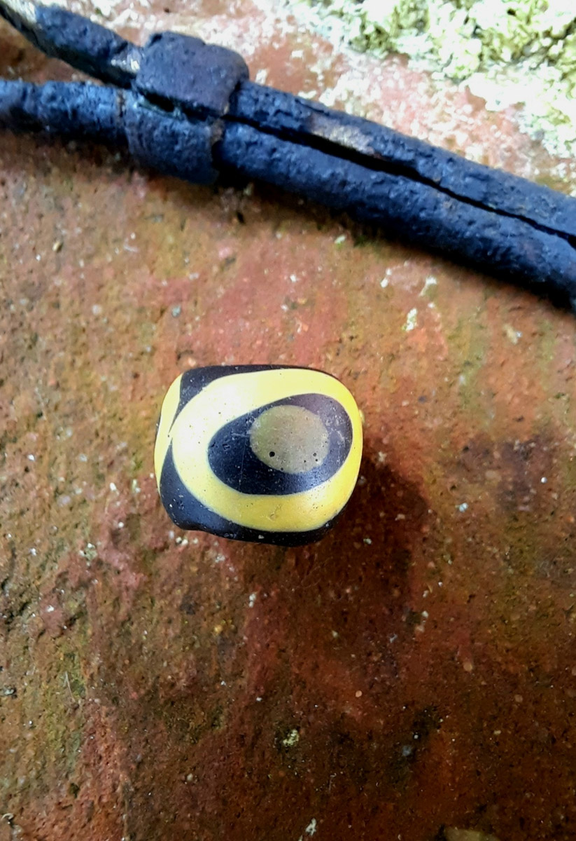 Во Владимирской области есть возможность копнуть в прошлое, причем в прямом смысле этого слова. Земля хранит массу ценных предметов, позволяющих порой по-новому взглянуть на быт, культуру и традиции предков. Этот год оказался богат на археологические находки. Рассказываем, что же удалось обнаружить на глубине за последнее время.