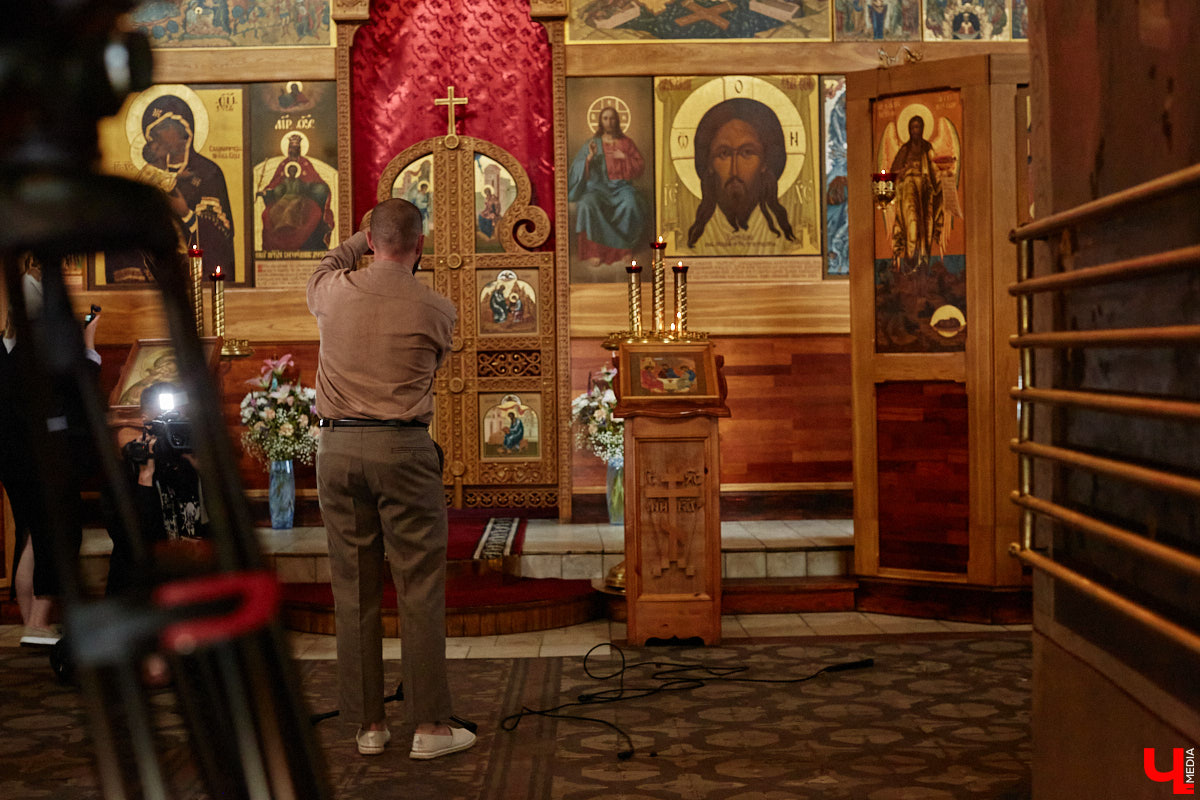 Владимирские музыканты завершили работу над экспериментальным произведением «Звуки камня», чествующим монументальность белого камня. Композиция стала частью первого городского стоунфеста. Ее авторы мечтают о том, что когда-нибудь она пополнит репертуар поющего фонтана на Театральной площади или зазвучит в арке Золотых ворот.