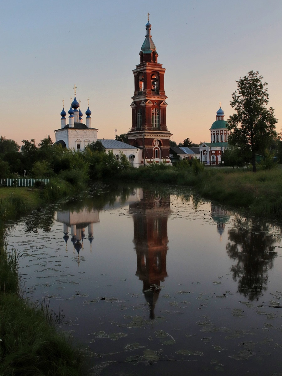 Через два года Юрьев-Польский отпразднует свой юбилей — 875 лет со дня основания. За это время город планируют привести в порядок и сделать более привлекательным для туристов. Намерения достаточно масштабные, но возможно ли реализовать озвученные идеи и на что стоит обратить внимание в первую очередь? Разобраться в этих вопросах изданию «Ключ-Медиа» помог местный журналист Сергей Трубкин.