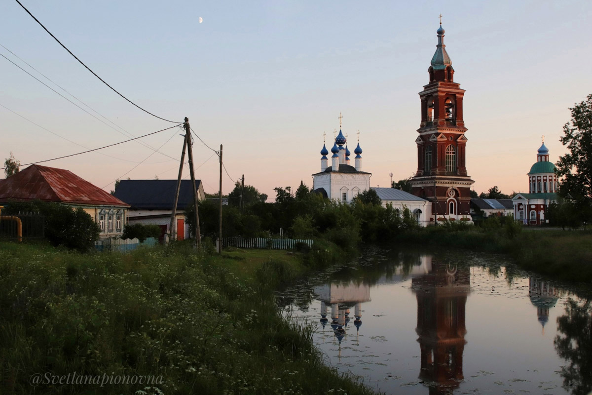 Через два года Юрьев-Польский отпразднует свой юбилей — 875 лет со дня основания. За это время город планируют привести в порядок и сделать более привлекательным для туристов. Намерения достаточно масштабные, но возможно ли реализовать озвученные идеи и на что стоит обратить внимание в первую очередь? Разобраться в этих вопросах изданию «Ключ-Медиа» помог местный журналист Сергей Трубкин.