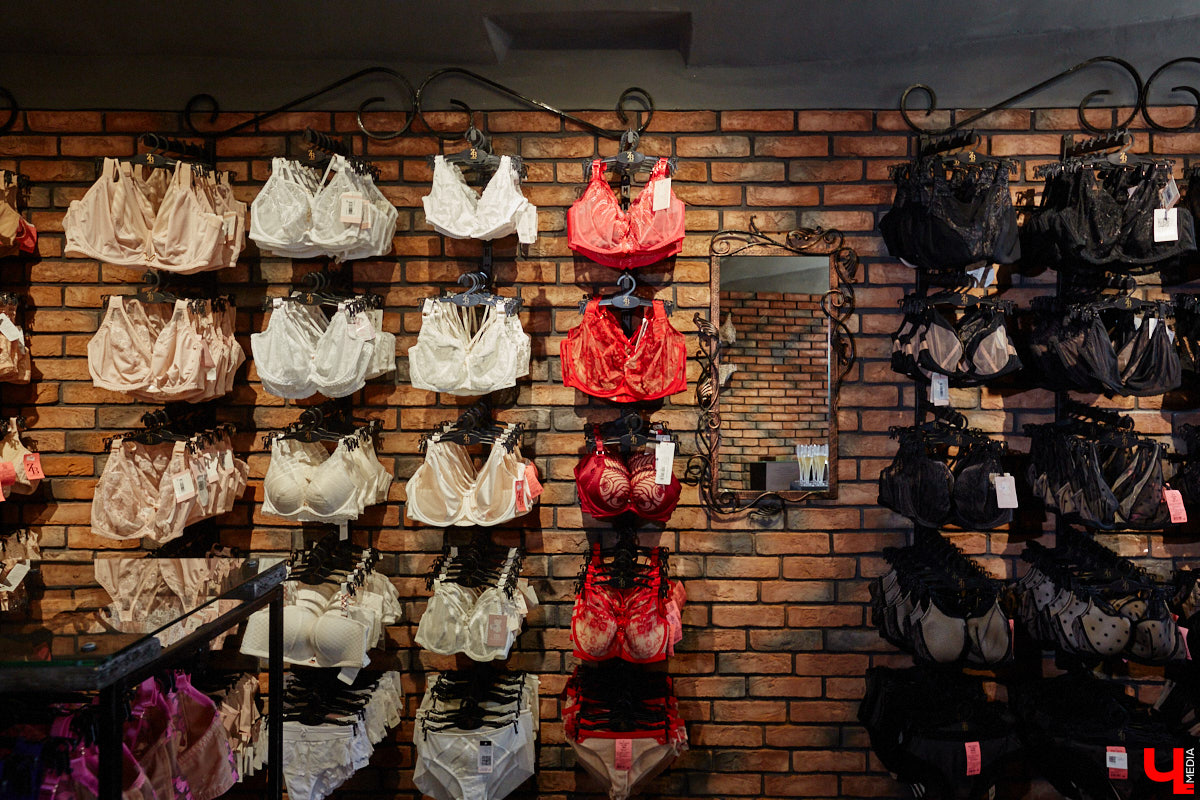 Салон «Танго» стал еще больше и доступнее для клиентов. Новое место для своего детища брафиттер Мария Киселева нашла в историческом центре Владимира. «Ключ-Медиа» побывал на открытии магазина и узнал, почему именно эта локация оказалась наиболее подходящей в глазах мастера по подбору идеального нижнего белья.