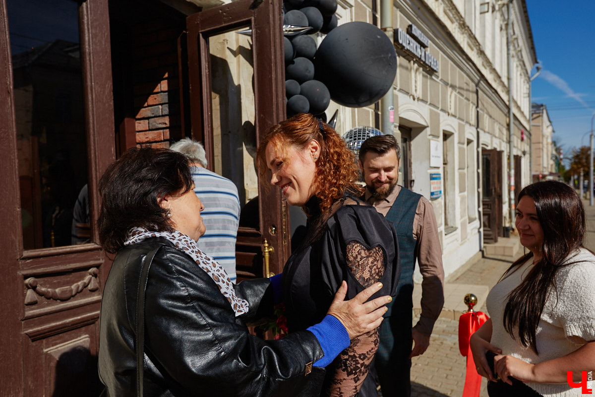 Салон «Танго» стал еще больше и доступнее для клиентов. Новое место для своего детища брафиттер Мария Киселева нашла в историческом центре Владимира. «Ключ-Медиа» побывал на открытии магазина и узнал, почему именно эта локация оказалась наиболее подходящей в глазах мастера по подбору идеального нижнего белья.