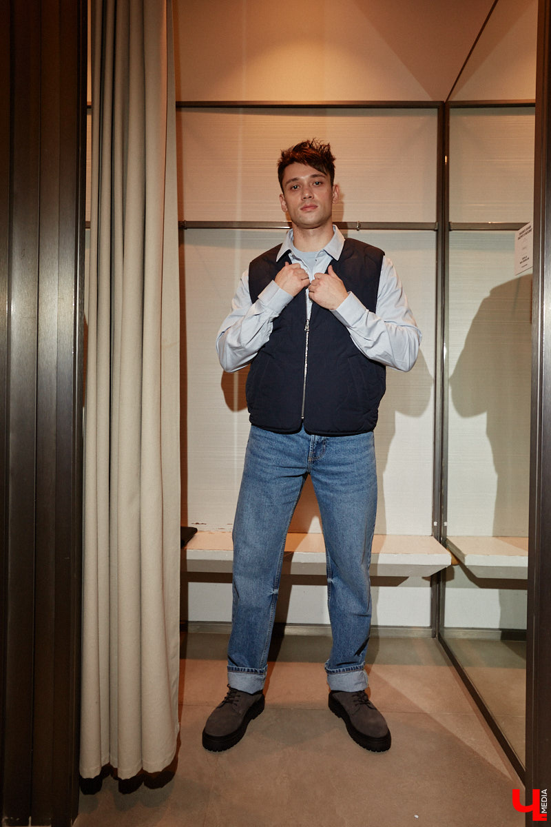 С появлением желтых листьев на деревьях пришла пора задуматься о гардеробе на осень этого года. И не только прекрасному полу! Парням тоже есть что взять на заметку, дабы выглядеть стильно. Составить стильный мужской гардероб на все случаи жизни «Ключ-Медиа» помогла фешен-эксперт Любава Соколова.