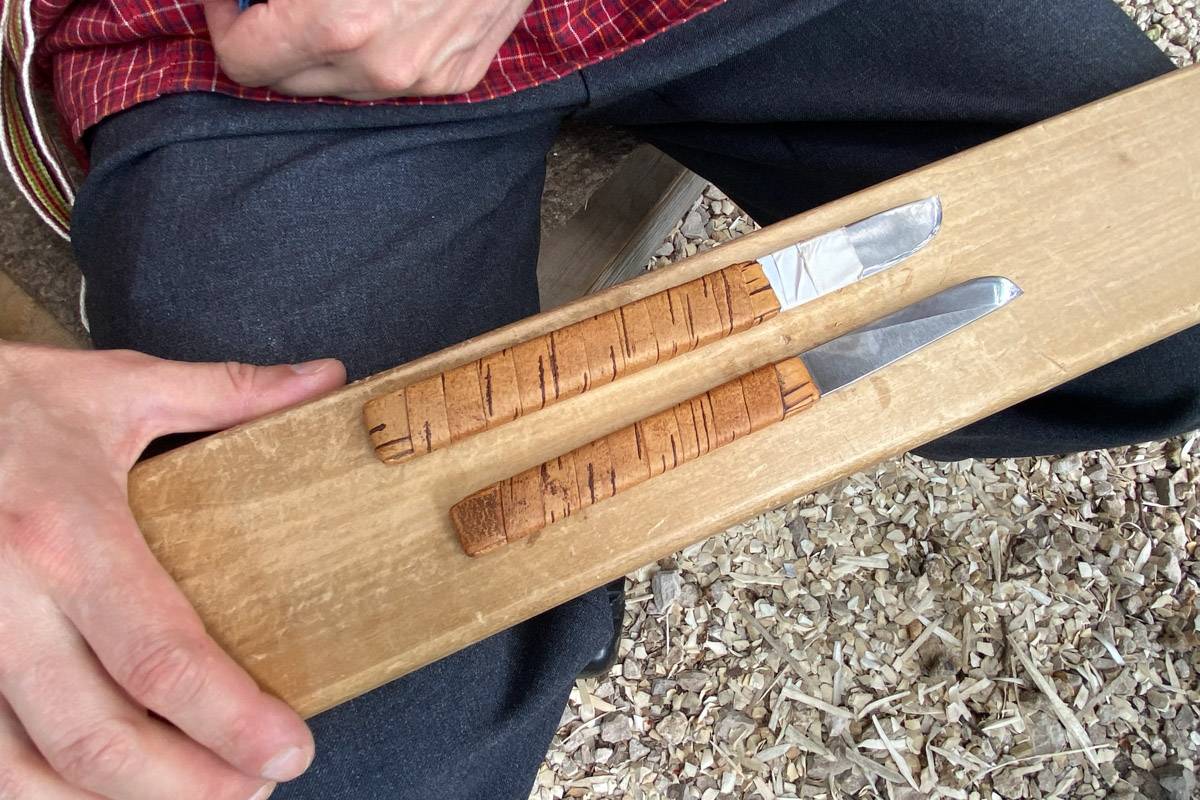 Станок для подковки коня, образцы редкой глухой корабельной резьбы, овины, амбары, мельницы и церкви старого образца. А еще ступальный колодец, который приводили в движение с помощью ног. На территории в 36 гектаров на окраине Нижнего Новгорода раскинулся уникальный музей деревянного зодчества «Щёлоковский хутор». Все его чудеса увидел и «Ключ-Медиа»!