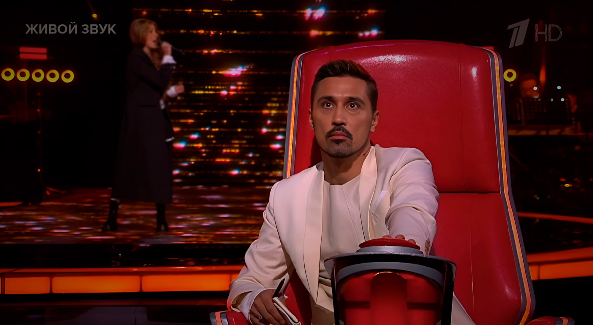 Сцену шоу «Голос. Дети» покорила еще одна конкурсантка из Владимира. На сей раз речь идет про 15-летнюю Веронику Тарасову. К ней повернулись сразу все наставники, наградив девушку множеством комплиментов. А она в ответ выбрала команду звездной четы, пополнив ряды представителей 33-го региона!