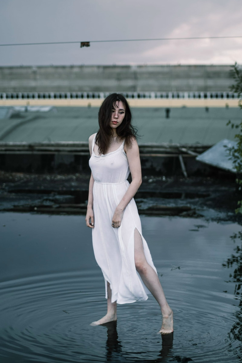 ВТЗ являлся одним из знаковых предприятий региона, а легендарный «Владимирец» был известен во всем мире. Сейчас это дела минувших лет, которые, к счастью, не спешат забывать. Каким был завод (а точнее, то, что от него осталось) пять лет назад, мы вспоминаем, листая кадры из архива местного фотографа Ивана Матвеева.