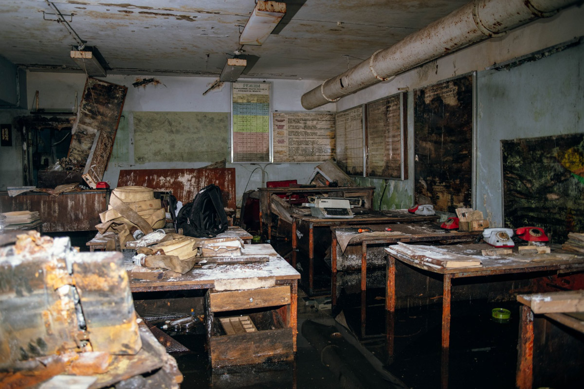 ВТЗ являлся одним из знаковых предприятий региона, а легендарный «Владимирец» был известен во всем мире. Сейчас это дела минувших лет, которые, к счастью, не спешат забывать. Каким был завод (а точнее, то, что от него осталось) пять лет назад, мы вспоминаем, листая кадры из архива местного фотографа Ивана Матвеева.