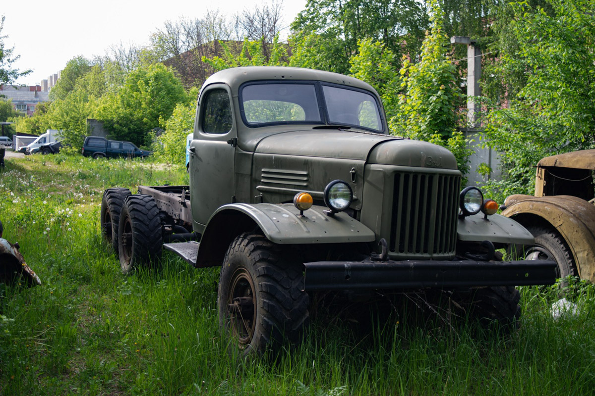 ВТЗ являлся одним из знаковых предприятий региона, а легендарный «Владимирец» был известен во всем мире. Сейчас это дела минувших лет, которые, к счастью, не спешат забывать. Каким был завод (а точнее, то, что от него осталось) пять лет назад, мы вспоминаем, листая кадры из архива местного фотографа Ивана Матвеева.