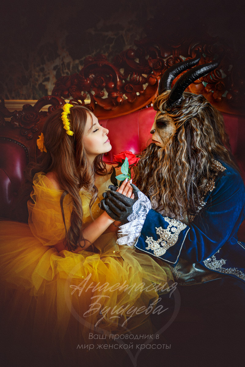 В Муроме живет художник по костюмам, чьи вручную собранные образы позволяют путешествовать во времени и отправляться в далекие миры. В коллекции Анастасии Бушиевой есть одеяния Белоснежки, Золушки, шикарных королев и султанов, славянских девушек и молодцов, красавиц эпохи Возрождения. Результаты трудов поражают масштабами и детализацией.