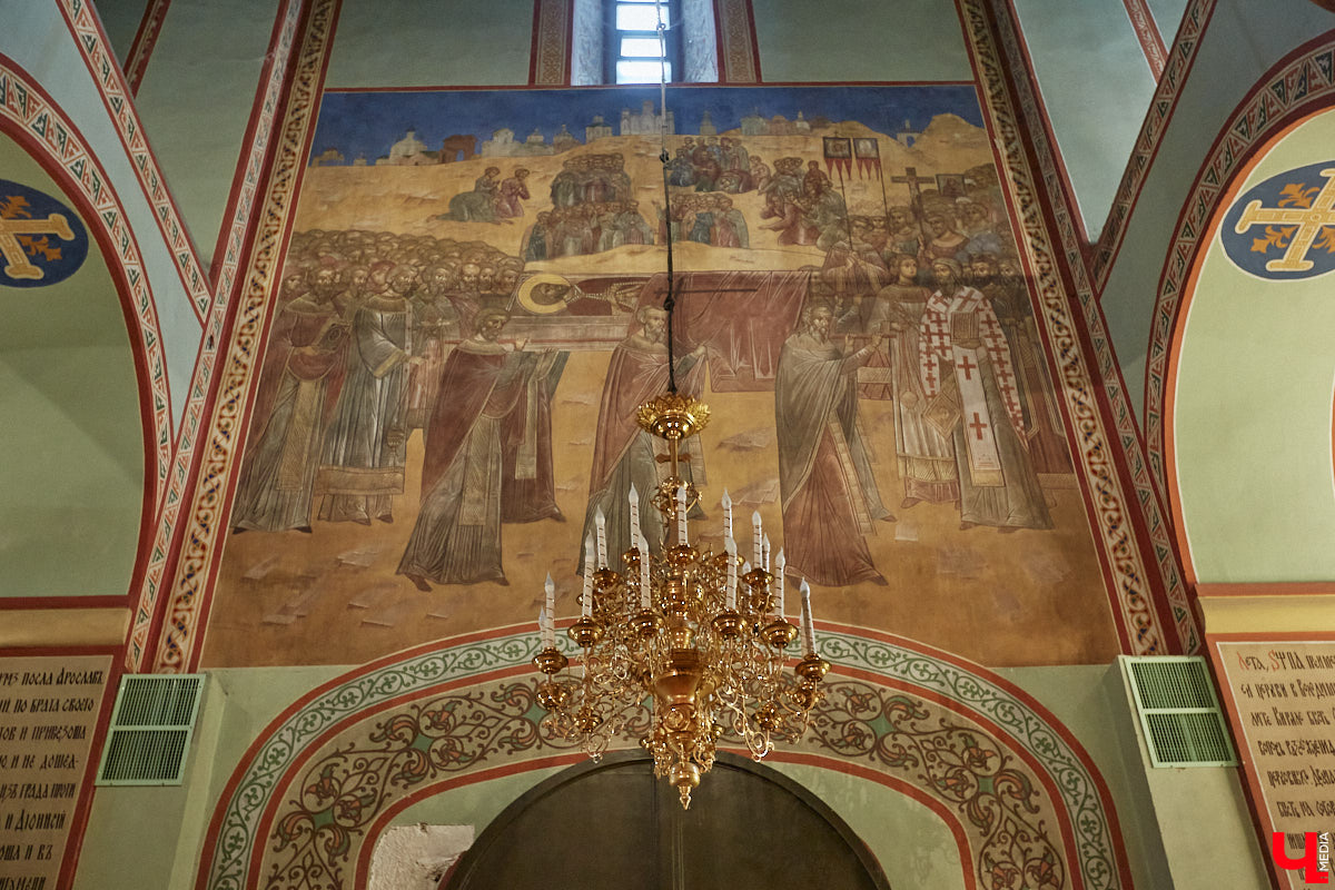 Популярный сервис планирования путешествий разработал варианты для поездок в города Золотого кольца России. И, что особенно приятно, в предложенном списке сразу шесть туров по 33-му региону. Портал называет представленные идеи новым прочтением классики и призывает посетить города с уникальной историей, в которую гармонично вписались современные проекты. Изучаем, куда стоит отправиться на выходные.